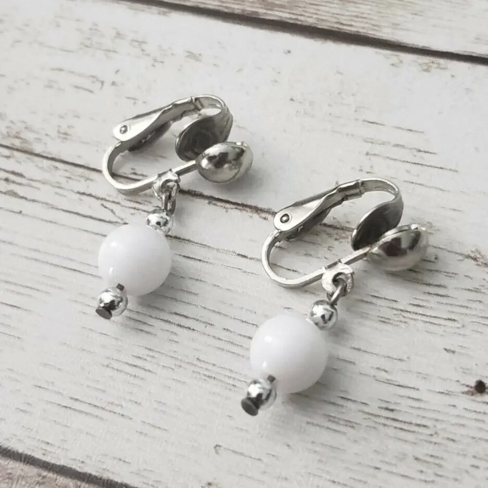 Vintage Clip On Earrings - Retro Drop Earrings - 1
